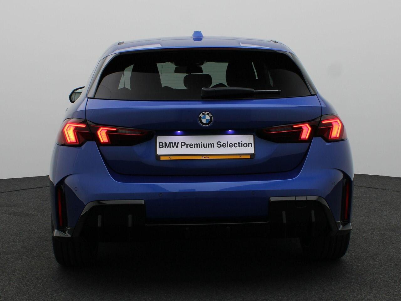 BMW 1-SERIE 120 M Sportpakket Pro | Premium Pack | Stuurwielrand Verwarmd | Achteruitrijcamera | Driving Assistant | 18'' | Ekris Selection