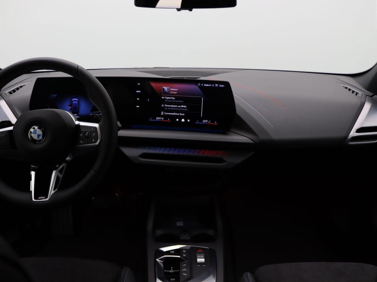 BMW 1-SERIE 120 M Sportpakket Pro | Premium Pack | Stuurwielrand Verwarmd | Achteruitrijcamera | Driving Assistant | 18'' | Ekris Selection