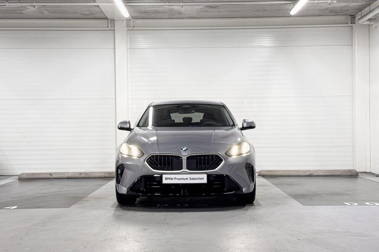 BMW 1-SERIE 120 | M-Sport Design | Driving Assistant | Harman/Kardon