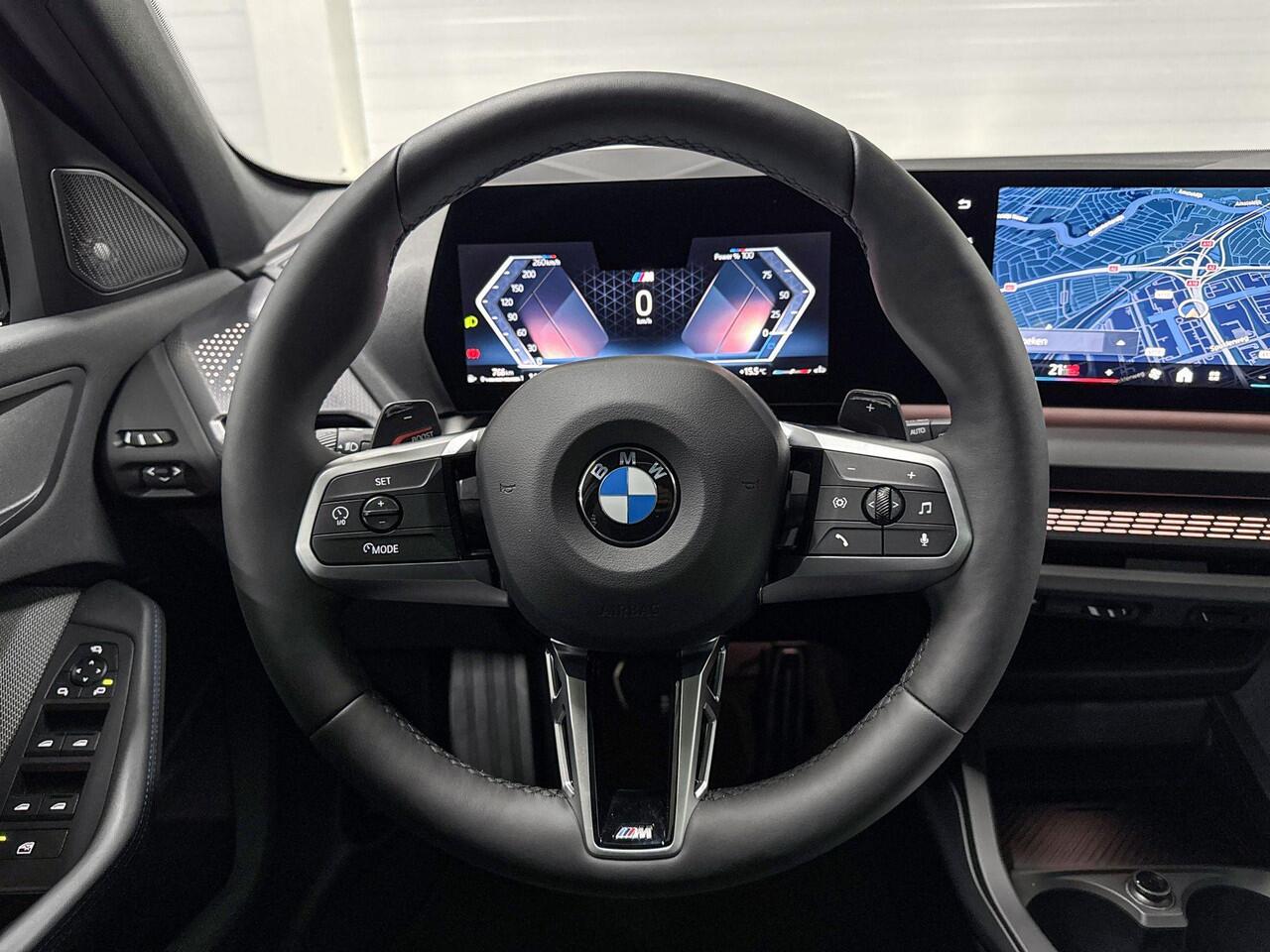 BMW 1-SERIE 120 | M-Sport Pro | Innovation Pack | Driving Assistant | Parking Assistant Plus | Harman/Kardon | Panoramadak | Comfort Access