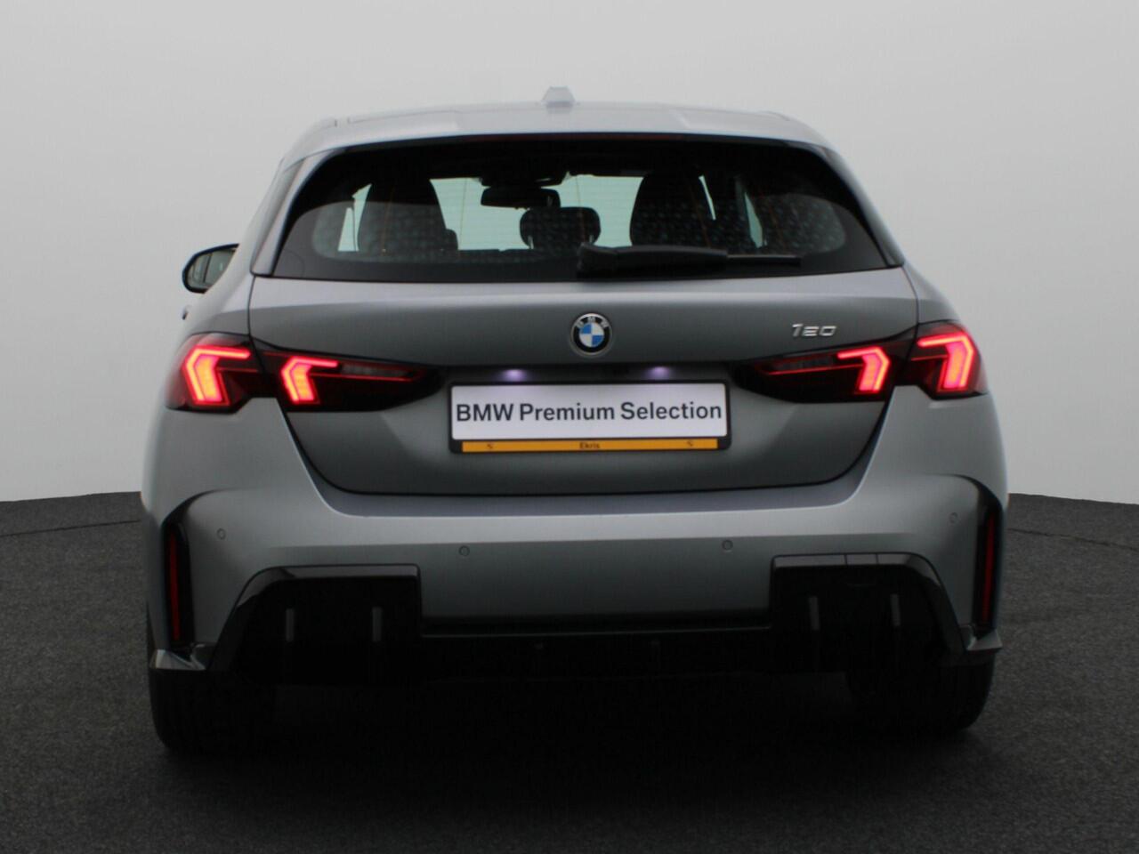 BMW 1-SERIE 120 M Sportpakket | Premium Pack | M Adaptief onderstel | Comfort Access | Driving Assistant | 19''