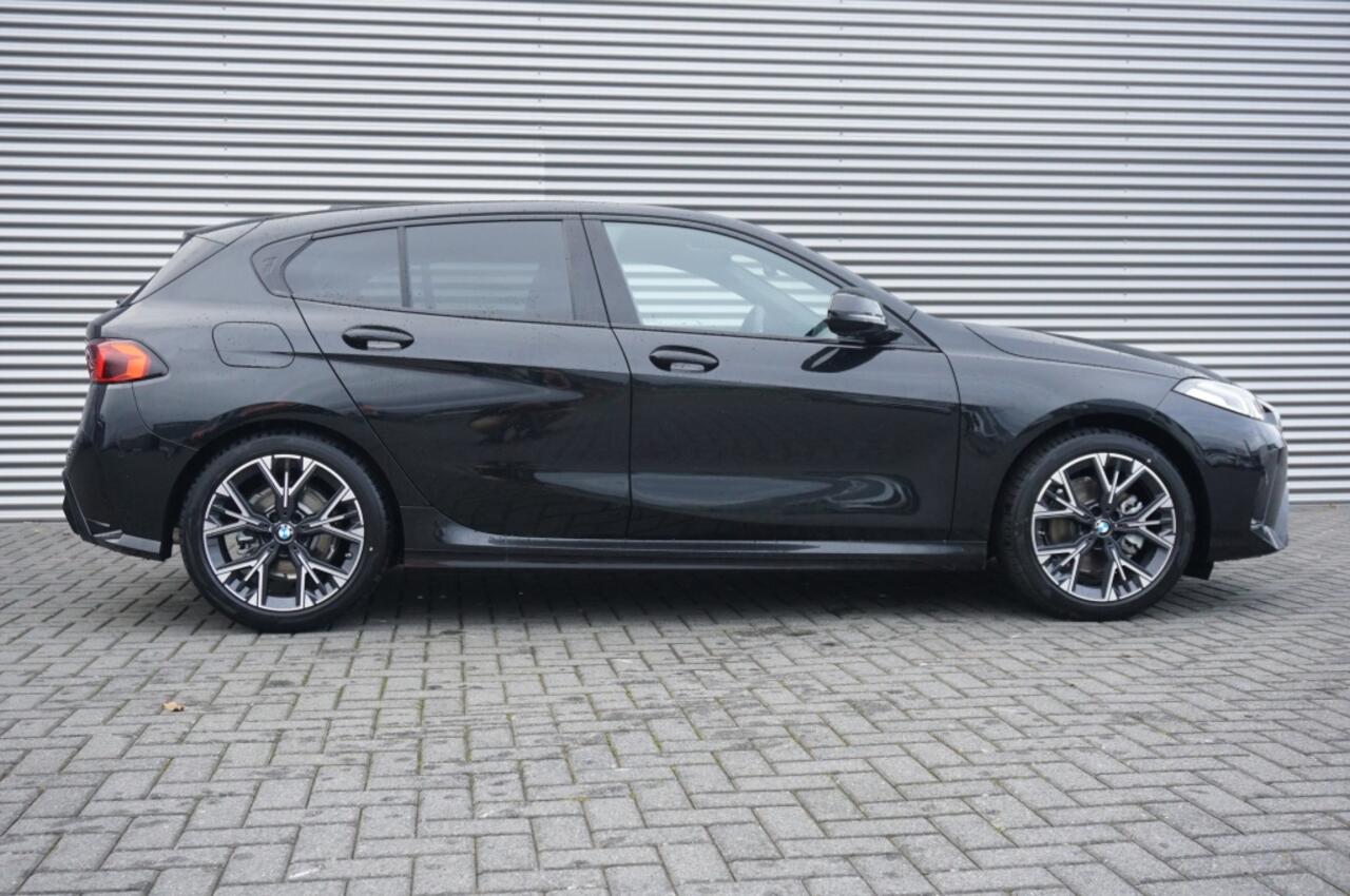 BMW 1-SERIE 120 M Sport Design Ed. NIEUWE AUTO | NED. AUTO | CAMERA