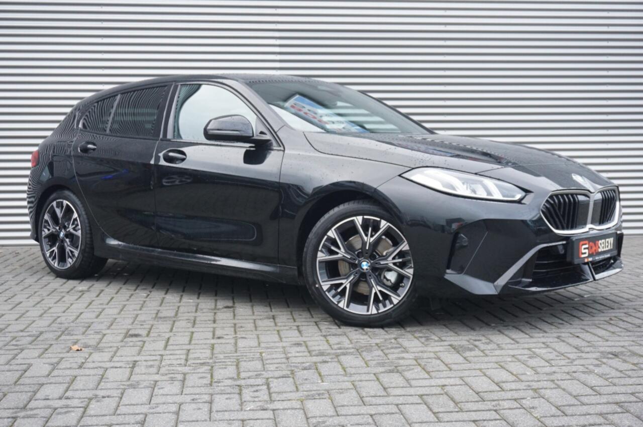 BMW 1-SERIE 120 M Sport Design Ed. NIEUWE AUTO | NED. AUTO | CAMERA