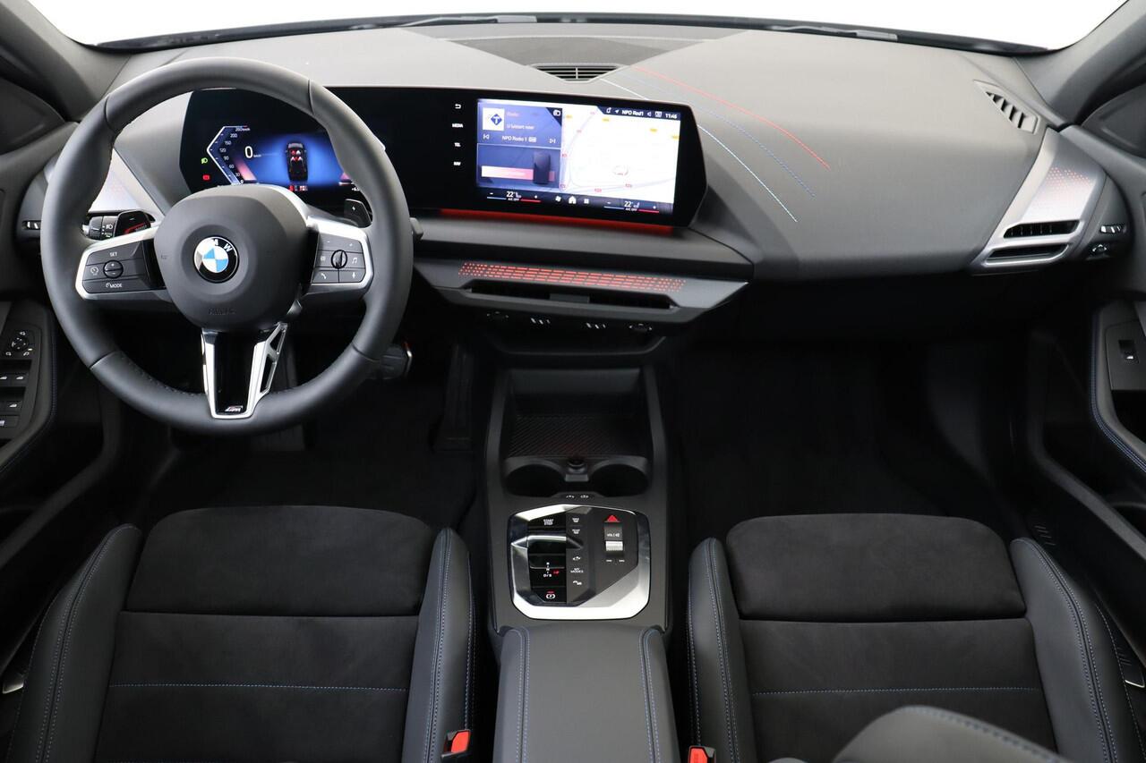 BMW 1-SERIE 120 M SPORT DESIGN EDITION -PANO.DAK|M-SPORT|PRIVACY.GLAS|STEPTRONIC|DRIVING.ASSISTANT|CARPLAY|STOELVERW.