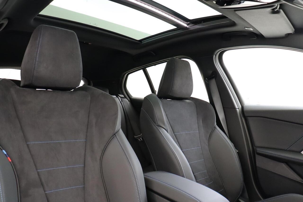 BMW 1-SERIE 120 M SPORT DESIGN EDITION -PANO.DAK|M-SPORT|PRIVACY.GLAS|STEPTRONIC|DRIVING.ASSISTANT|CARPLAY|STOELVERW.