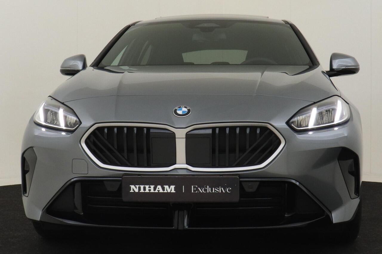 BMW 1-SERIE 120 M SPORT DESIGN EDITION -PANO.DAK|M-SPORT|PRIVACY.GLAS|STEPTRONIC|DRIVING.ASSISTANT|CARPLAY|STOELVERW.