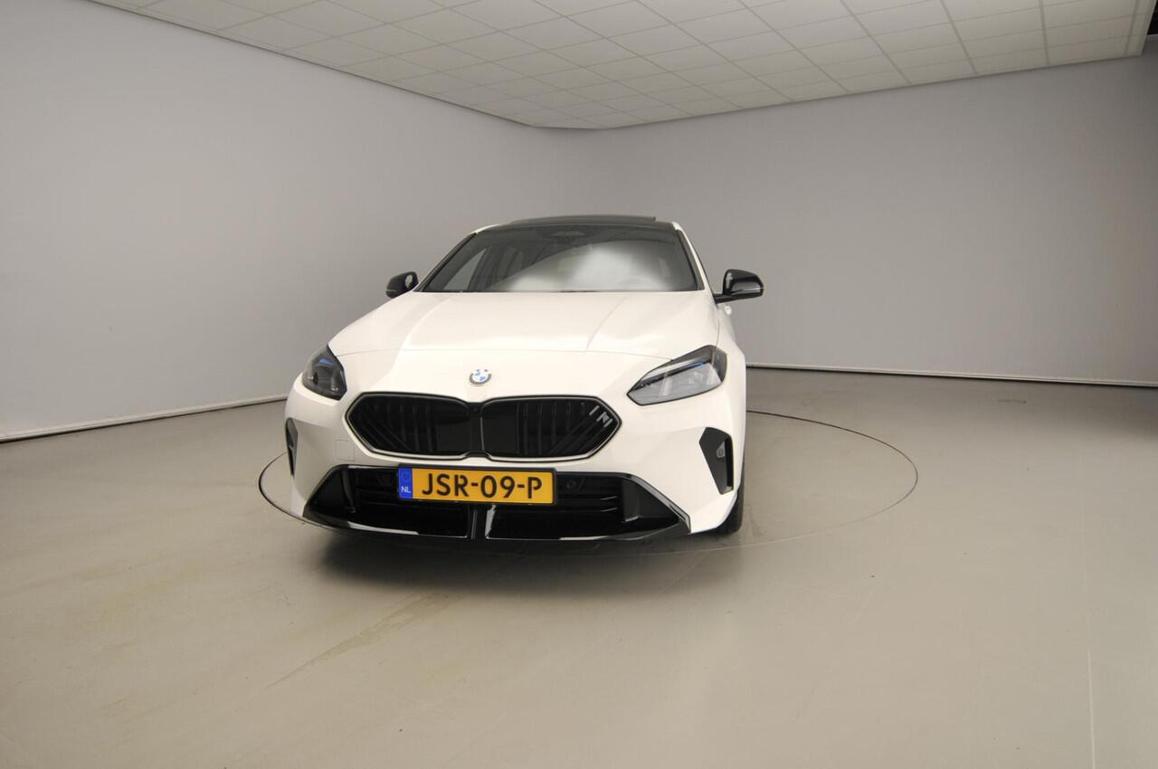 BMW 1-SERIE 5-deurs 120 | M Sportpakket Pro | Equipment Pack Pro | Ekris Selection