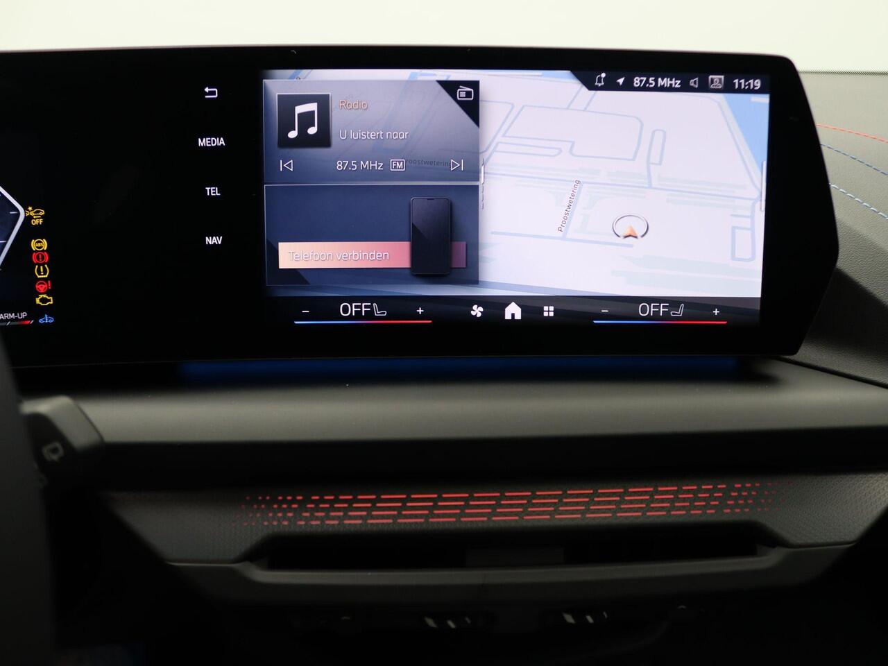 BMW 1-SERIE 120 M Sportpakket Pro | Premium Pack | Comfort Access | Panoramadak | Driving Assistant | Harman Kardon | 19'' | Ekris Selection