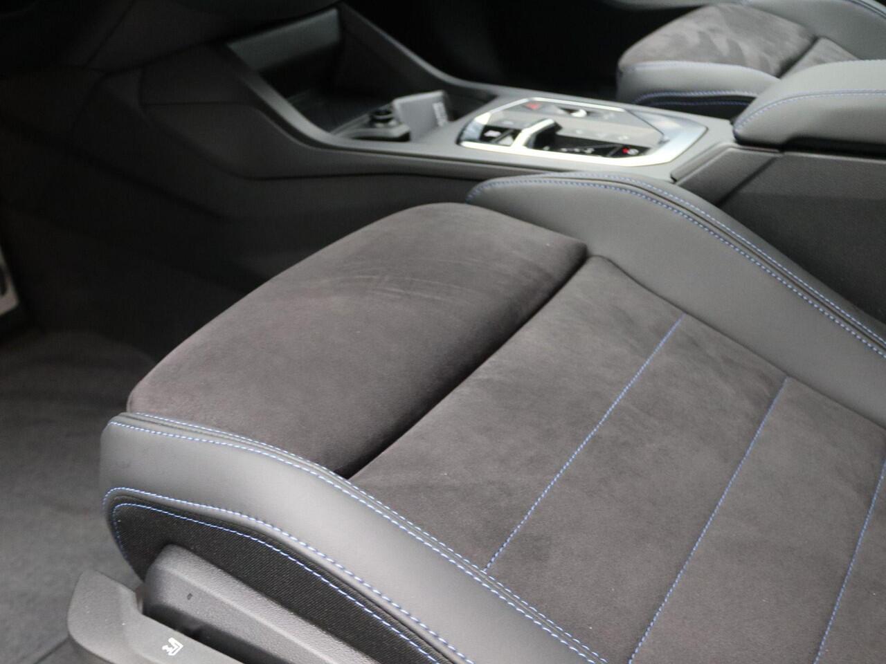 BMW 1-SERIE 120 M Sportpakket Pro | Premium Pakket | Stuurwielrand Verwarmd | Comfort Access | 19'' | Ekris Selection