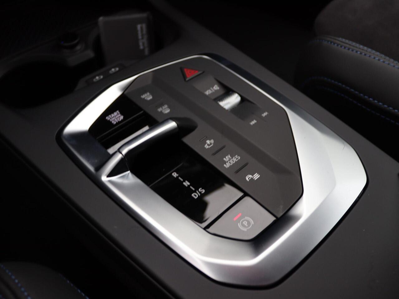 BMW 1-SERIE 120 M Sportpakket Pro | Premium Pakket | Stuurwielrand Verwarmd | Comfort Access | 19'' | Ekris Selection