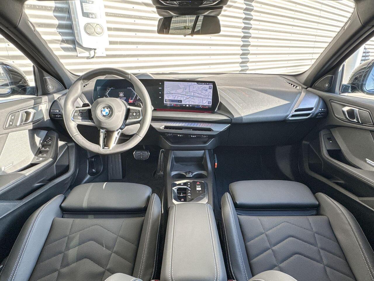 BMW 1-SERIE 123 xDrive | M Performance Parts | | M Sport Pro | Innovation Pack | Panoramadak | Driving Assistant Plus | Harman-Kardon