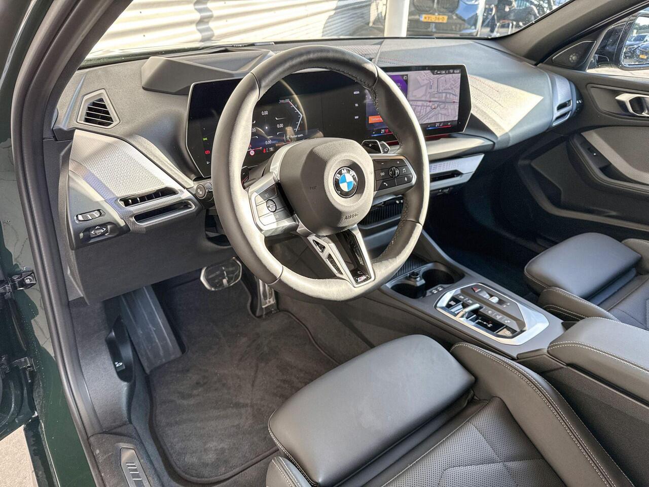 BMW 1-SERIE 123 xDrive | M Performance Parts | | M Sport Pro | Innovation Pack | Panoramadak | Driving Assistant Plus | Harman-Kardon