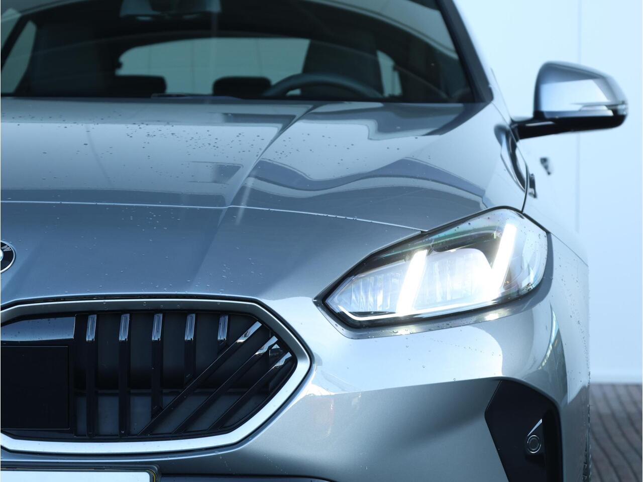 BMW 1-SERIE 120 M Sport Design Edition M Sportpakket/ Stuurwielrand verwarmd/ Achteruitrijcamera/ Getint Glas/ Sportstoelen/ Driving Assistant | Ekris Selection