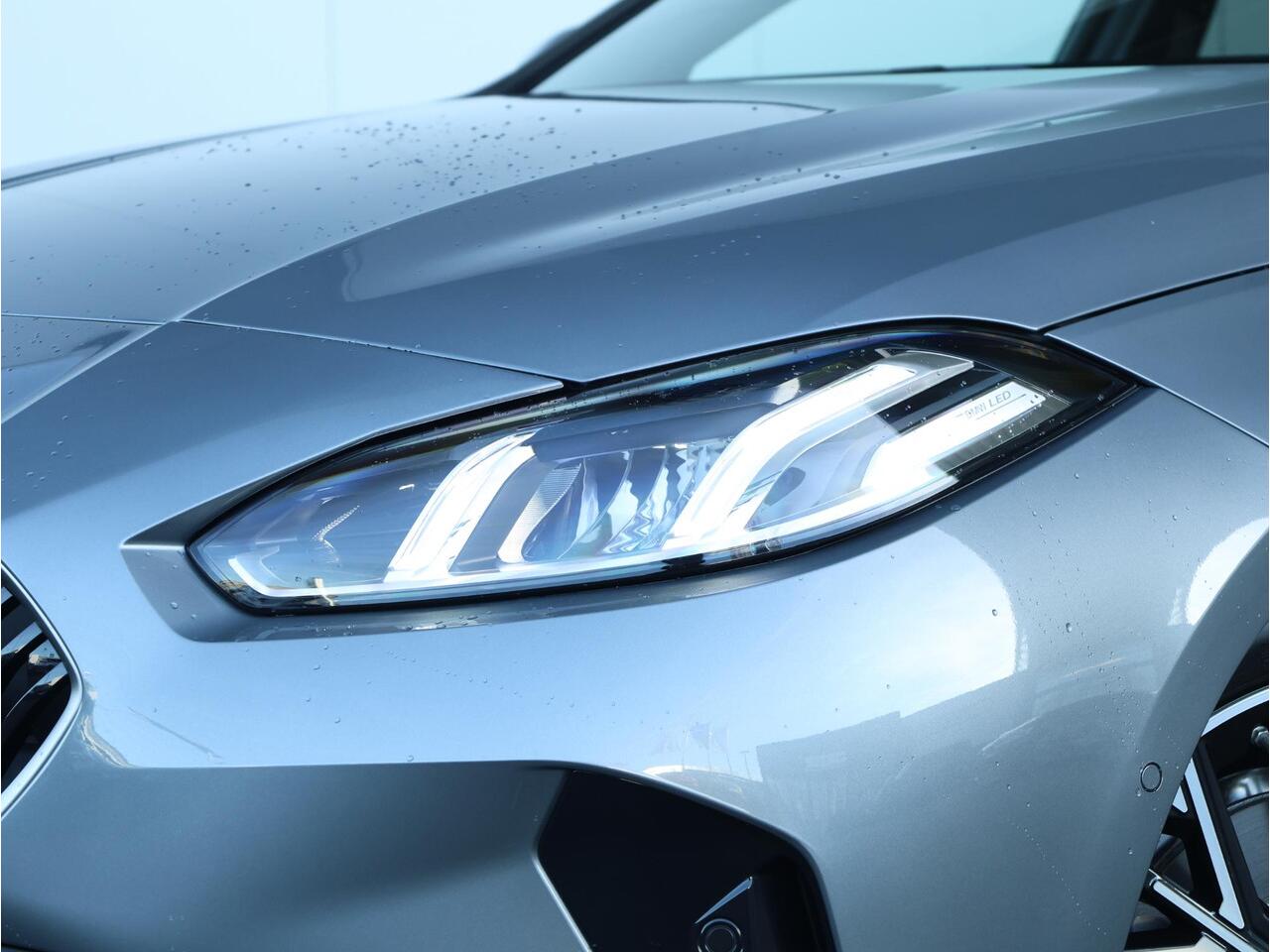 BMW 1-SERIE 120 M Sport Design Edition M Sportpakket/ Stuurwielrand verwarmd/ Achteruitrijcamera/ Getint Glas/ Sportstoelen/ Driving Assistant | Ekris Selection