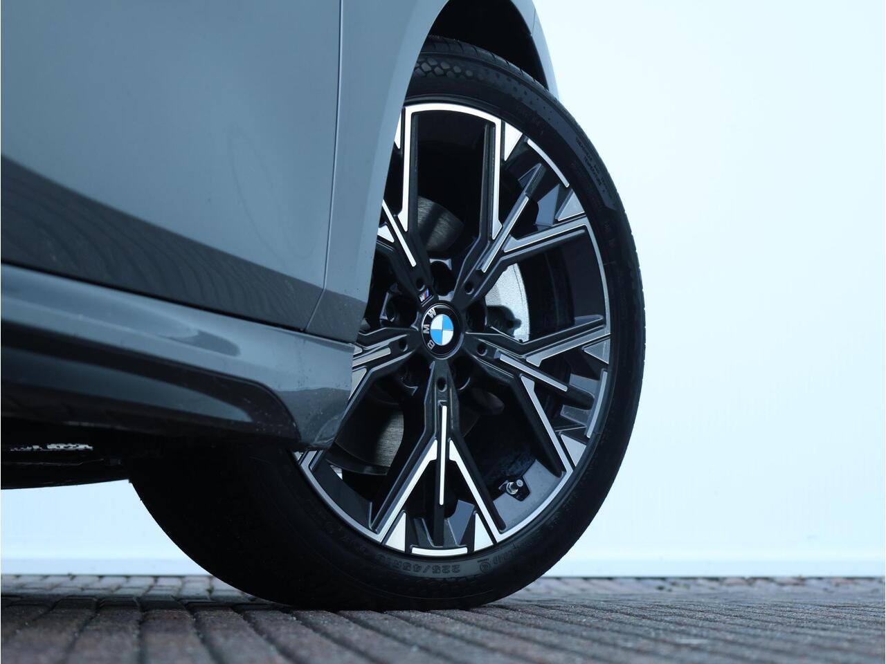 BMW 1-SERIE 120 M Sport Design Edition M Sportpakket/ Stuurwielrand verwarmd/ Achteruitrijcamera/ Getint Glas/ Sportstoelen/ Driving Assistant | Ekris Selection