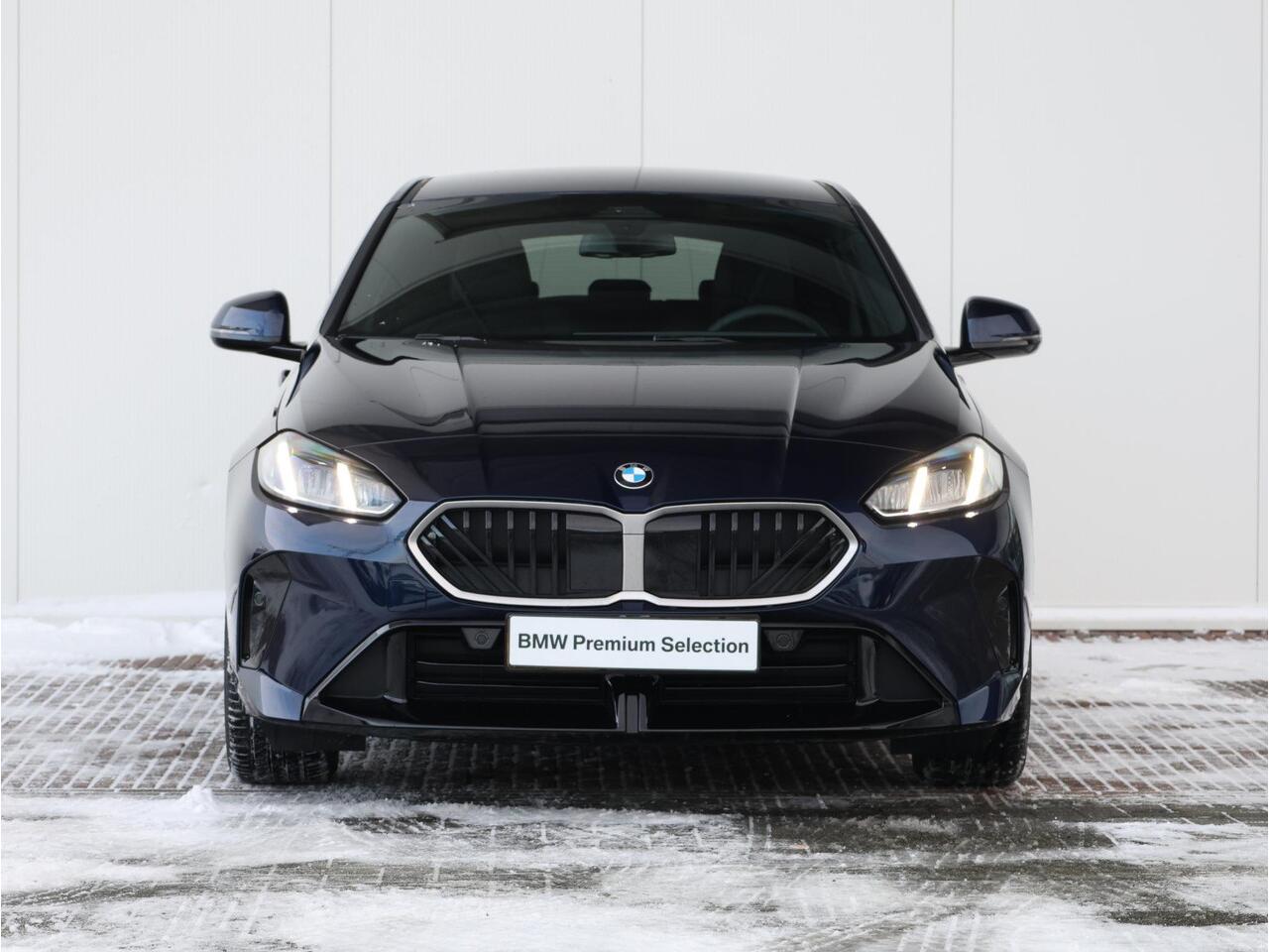 BMW 1-SERIE 120 M Sport Design Edition M Sportpakket/ Stuurwielrand verwarmd/ Achteruitrijcamera/ Getint Glas/ Sportstoelen/ Stoelverwarming/ Driving Assistant | Ekris Selection