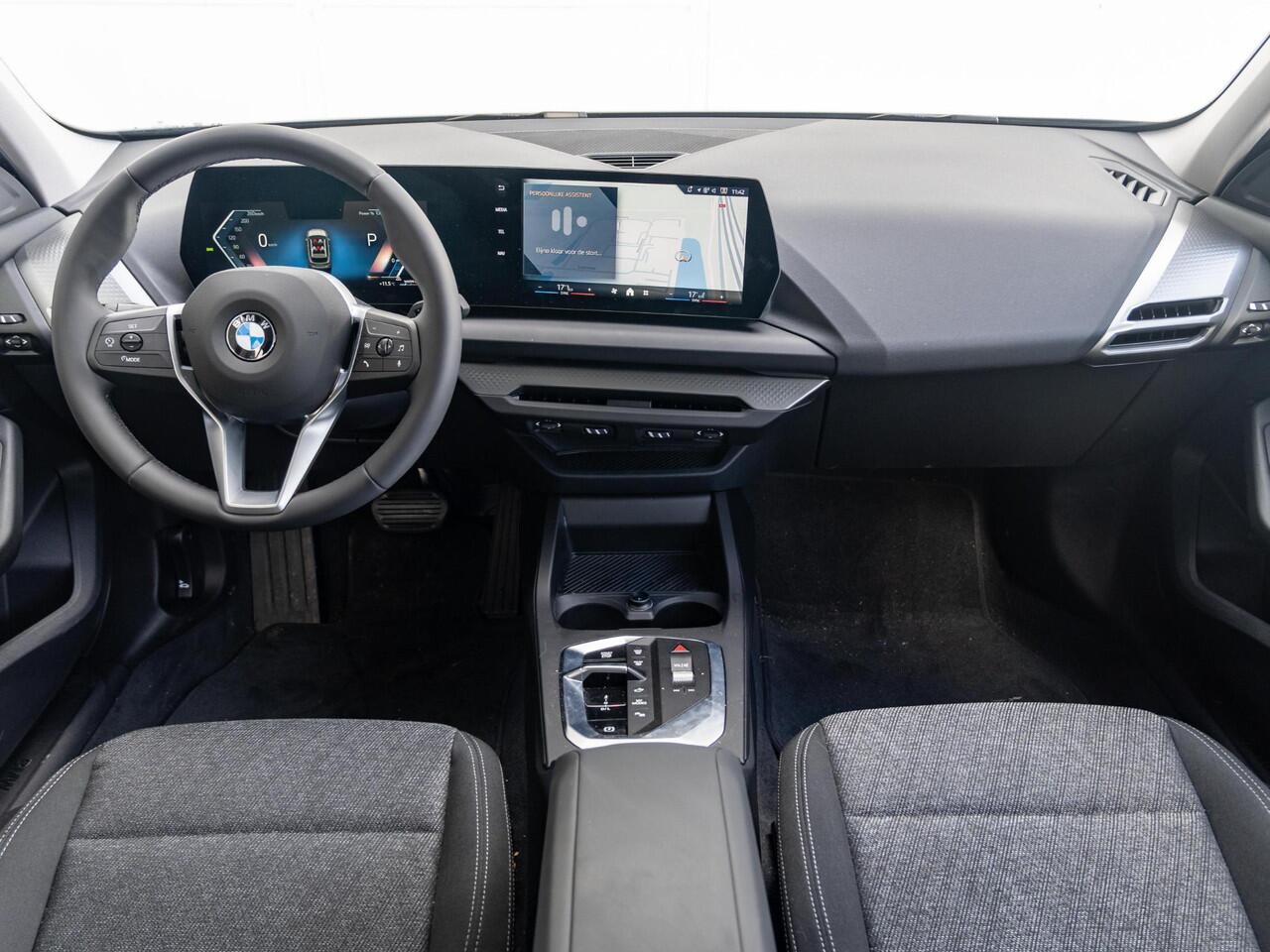 BMW 1-SERIE 120 | M Sport Design | Achteruitrijcamera | Stoelverwarming | Driving Assistant | 18'' | Ekris Selection