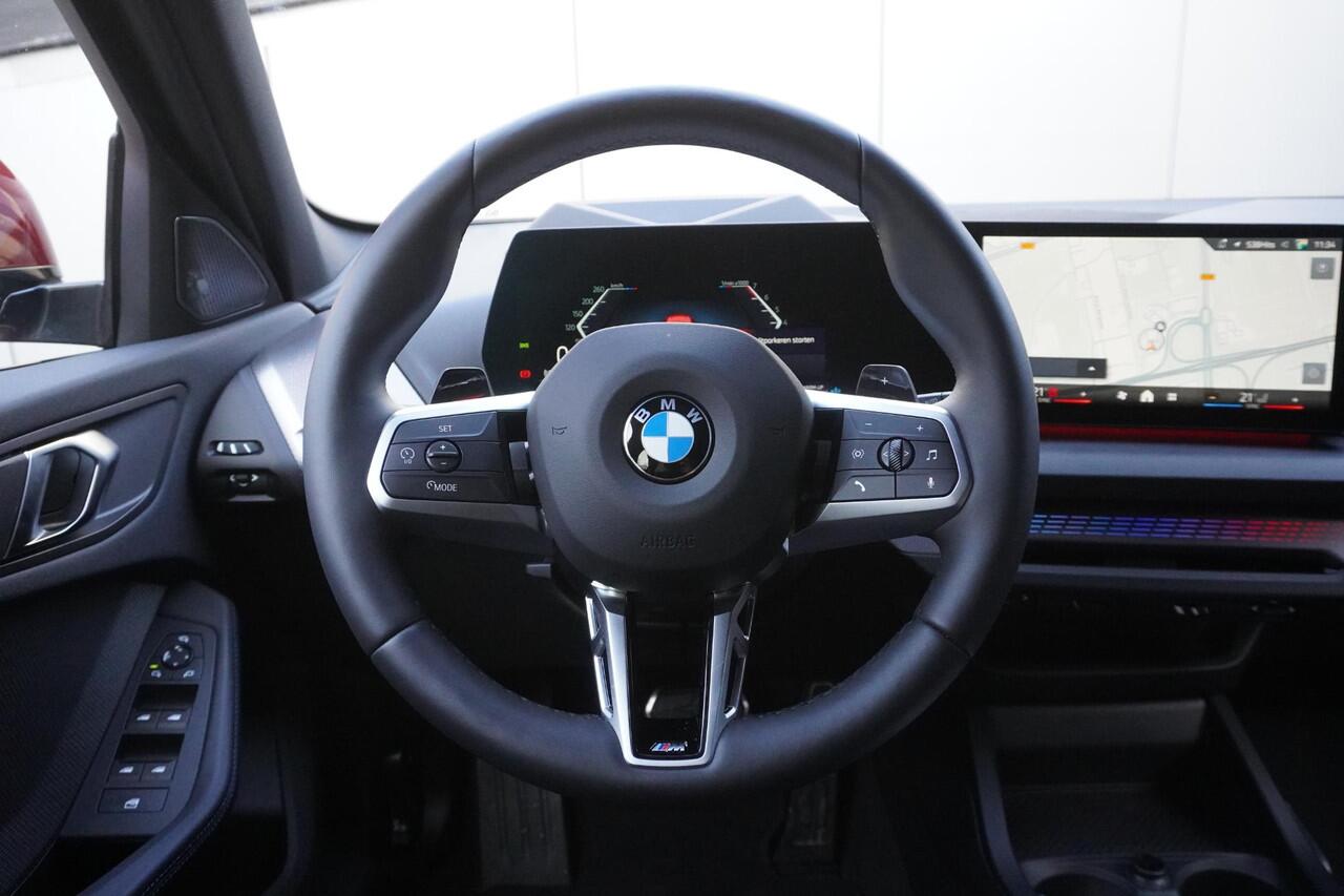 BMW 1-SERIE 120 M Sportpakket | Stuurwielrand verwarmd | Harman-Kardon sound system | BMW Head-Up Display | Parking Assistant Plus | Extra getint glas in achterportierruiten en achterruit | Ekris Selection