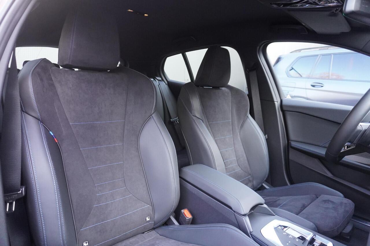 BMW 1-SERIE 120 M Sportpakket | Stuurwielrand verwarmd | Harman-Kardon sound system | BMW Head-Up Display | Parking Assistant Plus | Extra getint glas in achterportierruiten en achterruit | Ekris Selection