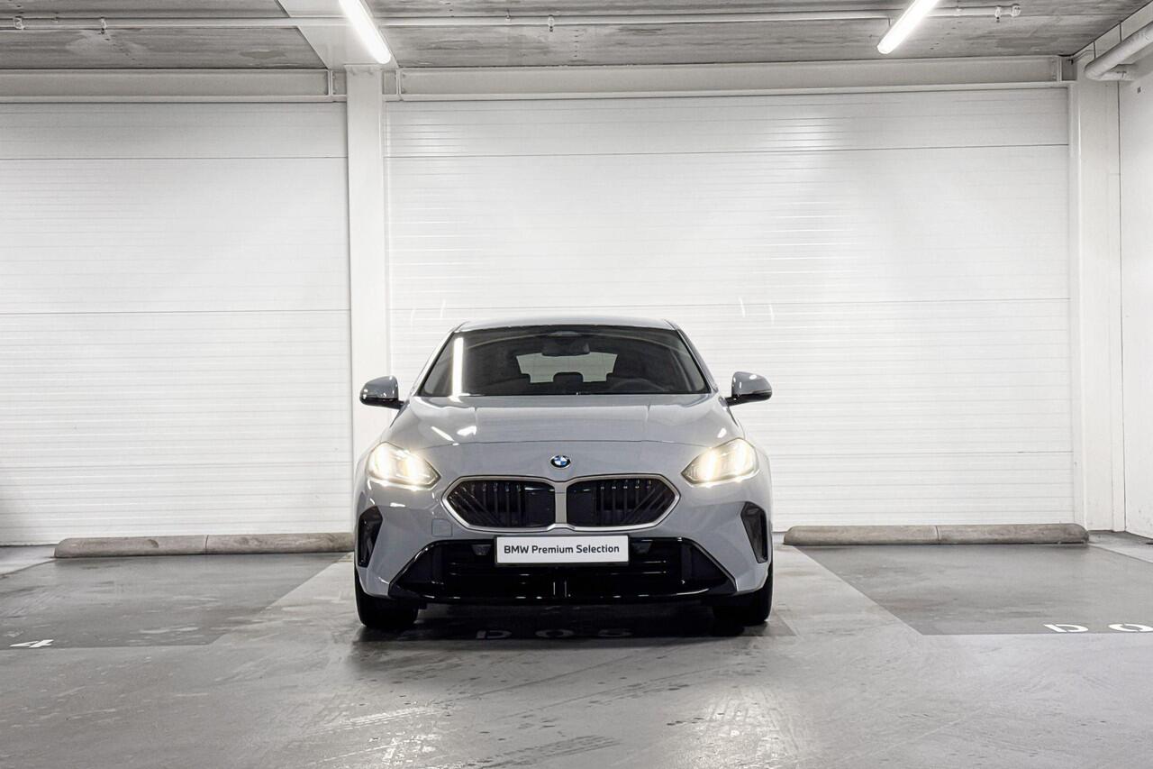 BMW 1-SERIE 120 | M-Sport Design | Driving Assistant | Parking Assistant | Stoelverwarming