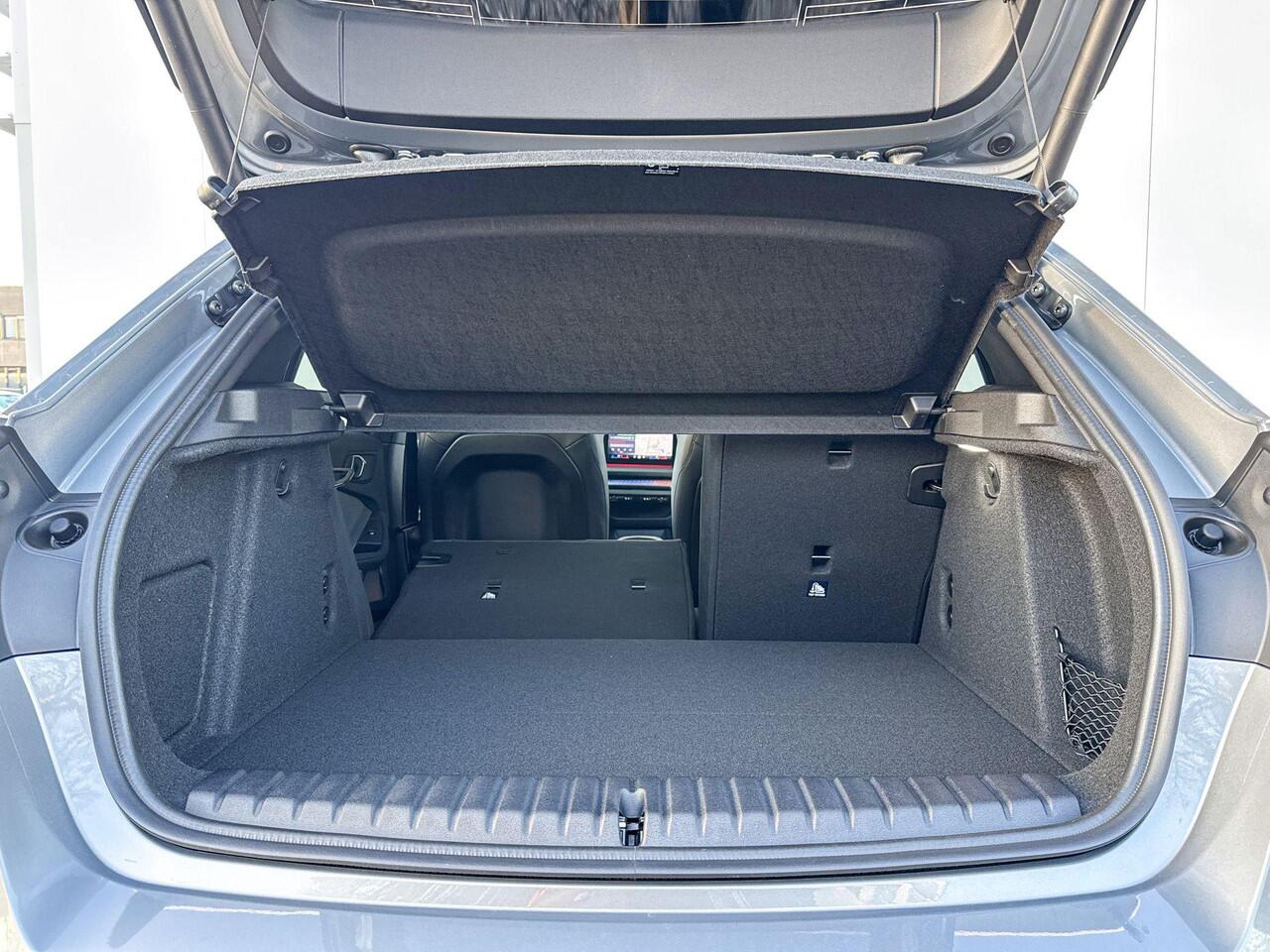 BMW 1-SERIE 120 M Sport Pro Glazen Schuifdak / Harman Kardon / Driving Assistant Plus / Stuurwielrand verwarmd