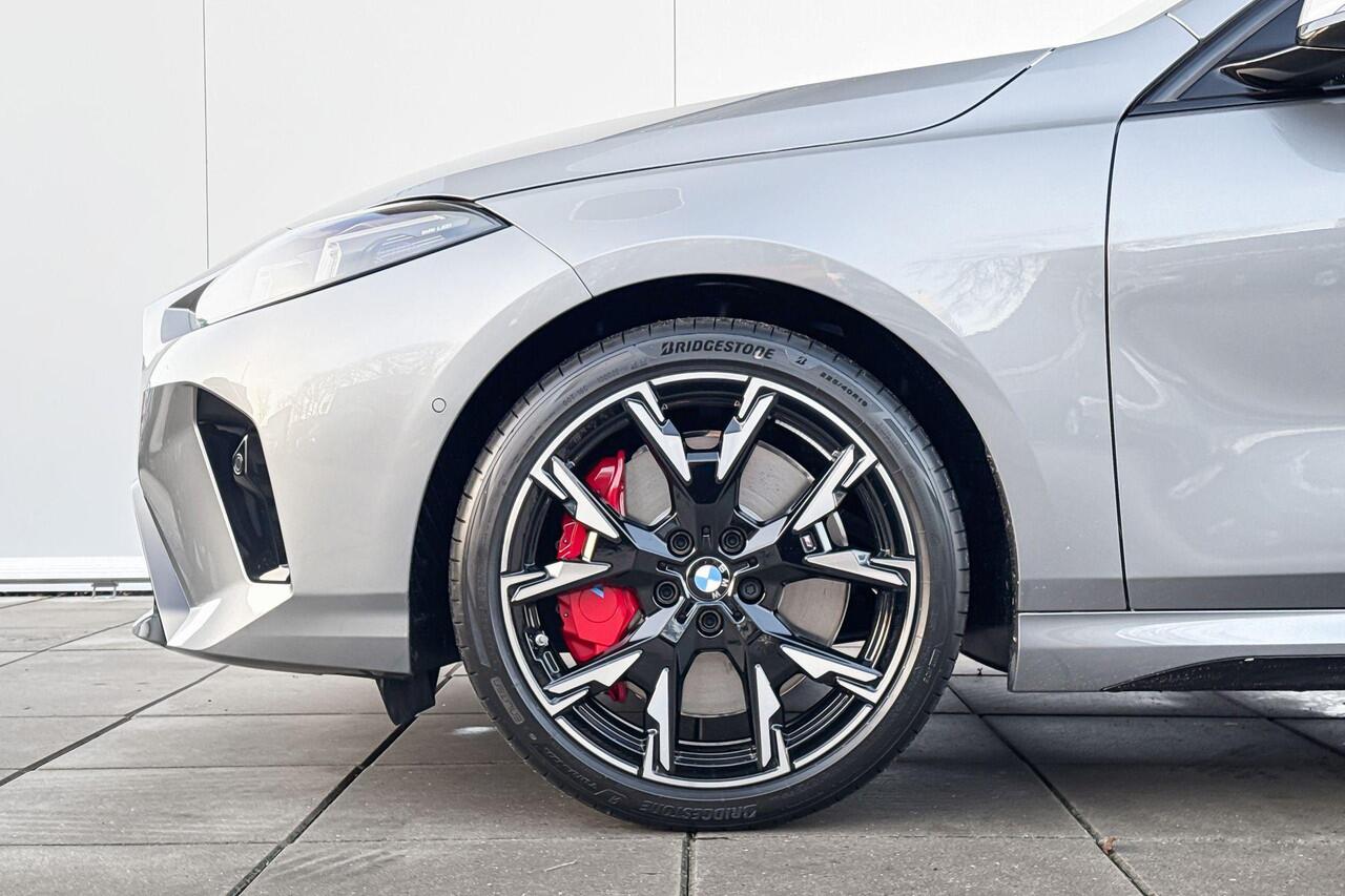 BMW 1-SERIE 120 M Sport Pro Glazen Schuifdak / Harman Kardon / Driving Assistant Plus / Stuurwielrand verwarmd