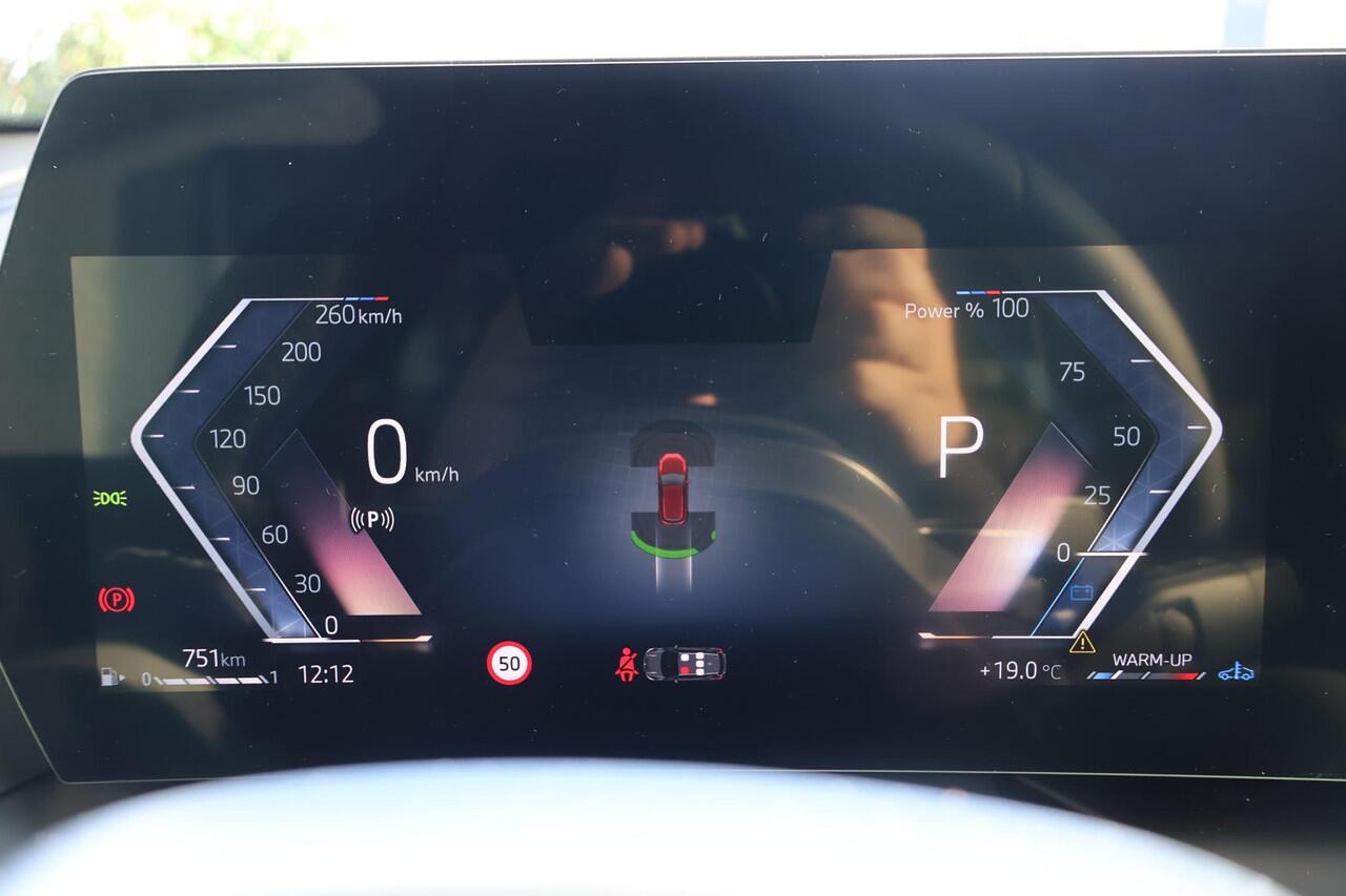 BMW 1-SERIE 120 M Sport Design Edition | Driving Assistant | Voorstoelen Verwarmd | Apple Carplay | Ekris Selection