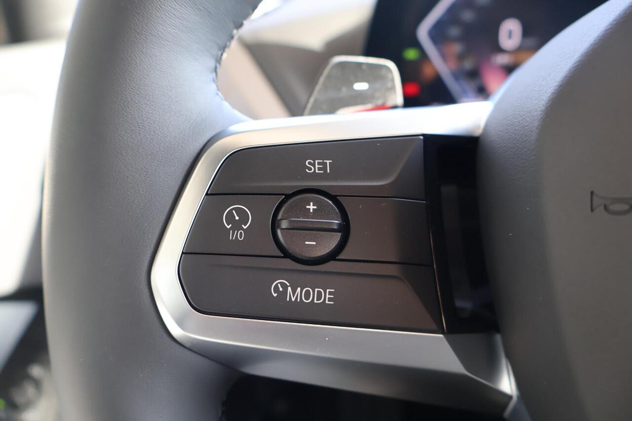 BMW 1-SERIE 120 M Sport Design Edition | Driving Assistant | Voorstoelen Verwarmd | Apple Carplay | Ekris Selection