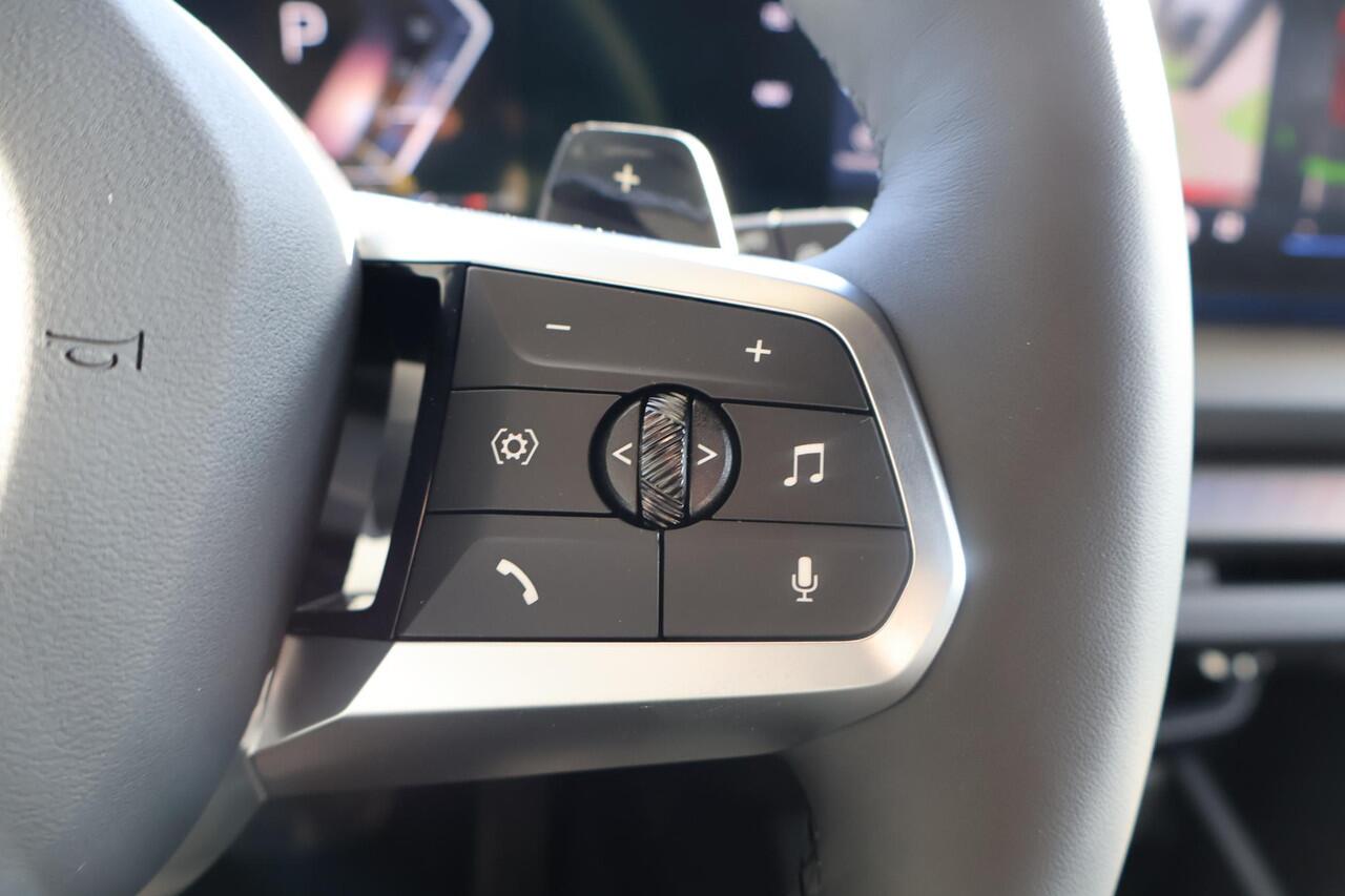 BMW 1-SERIE 120 M Sport Design Edition | Driving Assistant | Voorstoelen Verwarmd | Apple Carplay | Ekris Selection