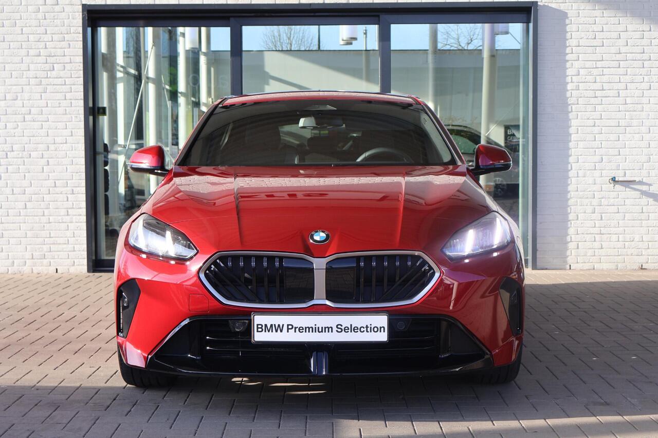 BMW 1-SERIE 120 M Sport Design Edition | Driving Assistant | Voorstoelen Verwarmd | Apple Carplay | Ekris Selection