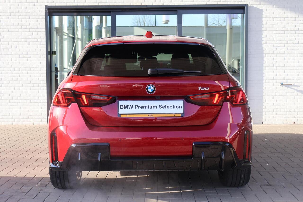 BMW 1-SERIE 120 M Sport Design Edition | Driving Assistant | Voorstoelen Verwarmd | Apple Carplay | Ekris Selection