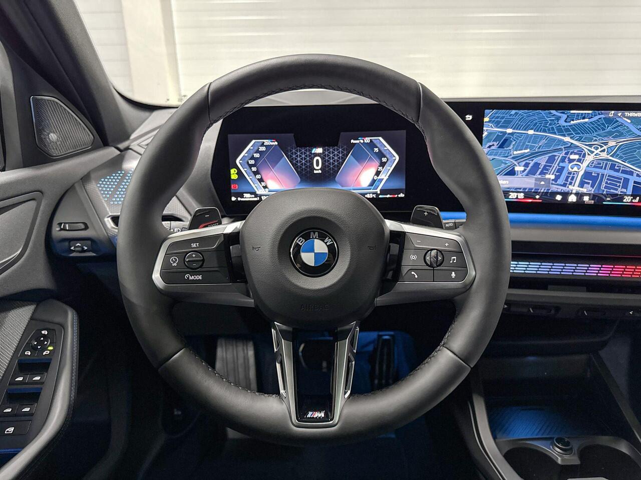 BMW 1-SERIE 120 | M-Sport Pro | Innovation Pack | Driving Assistant | Harman/Kardon | Panoramadak | Comfort Access