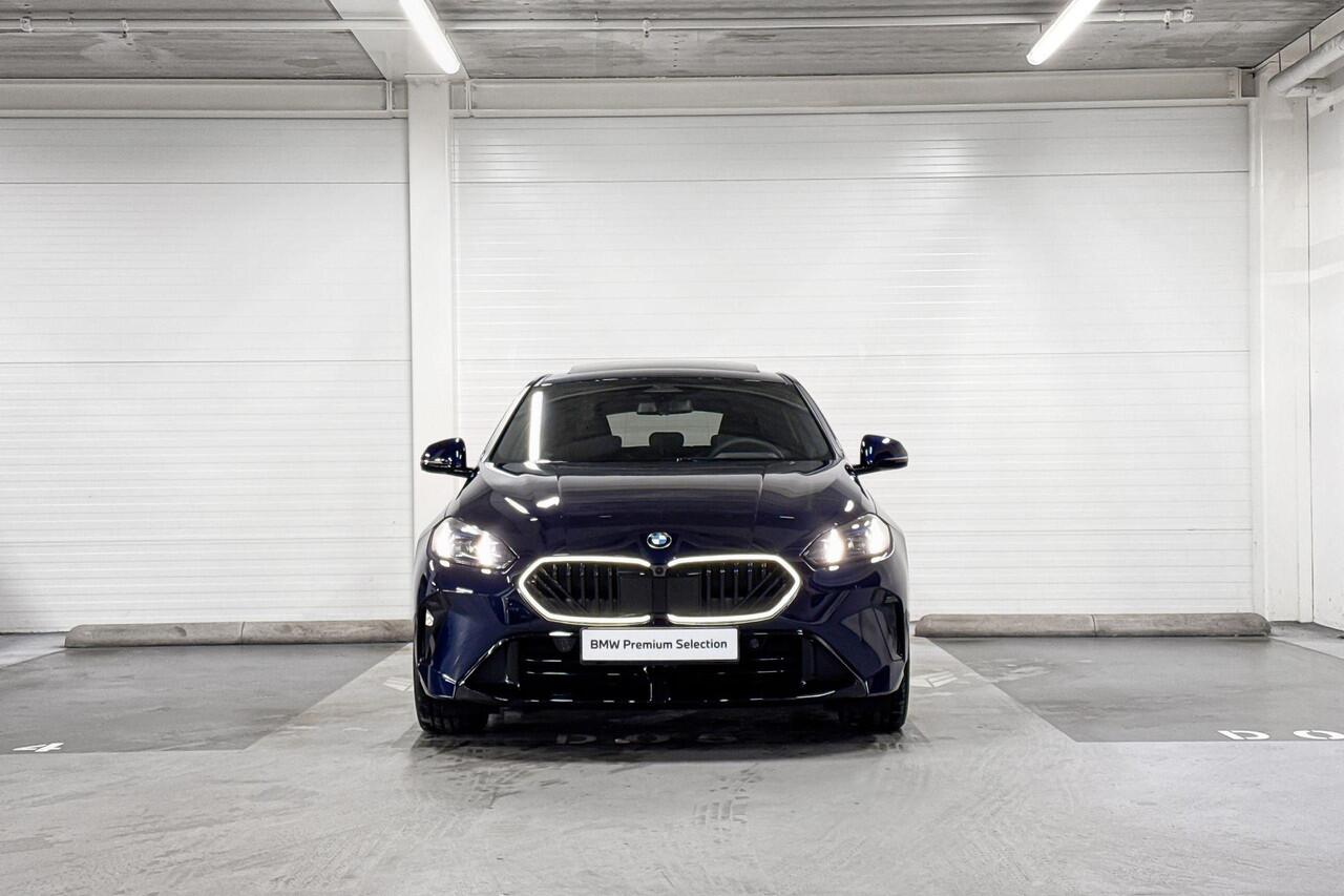 BMW 1-SERIE 120 | M-Sport Pro | Innovation Pack | Driving Assistant | Harman/Kardon | Panoramadak | Comfort Access