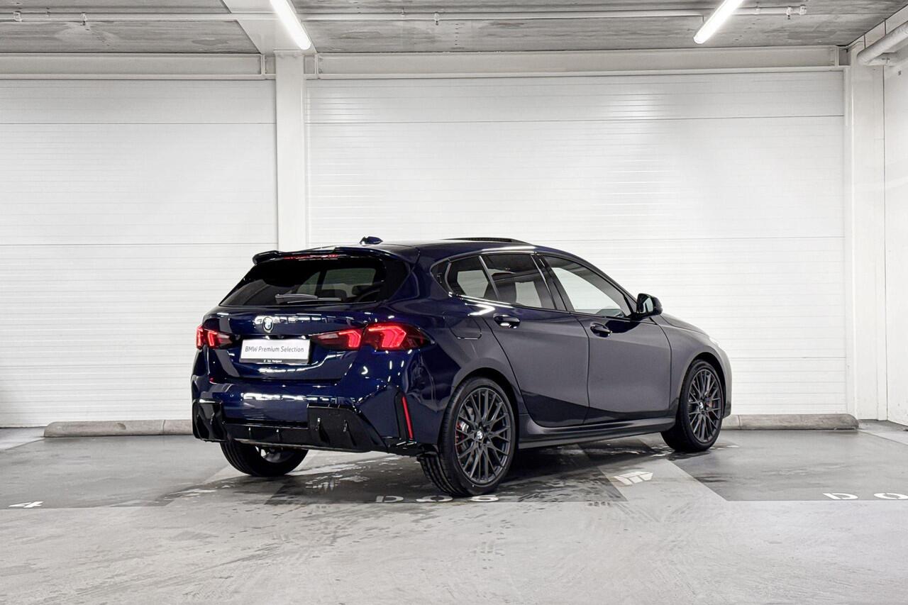 BMW 1-SERIE 120 | M-Sport Pro | Innovation Pack | Driving Assistant | Harman/Kardon | Panoramadak | Comfort Access