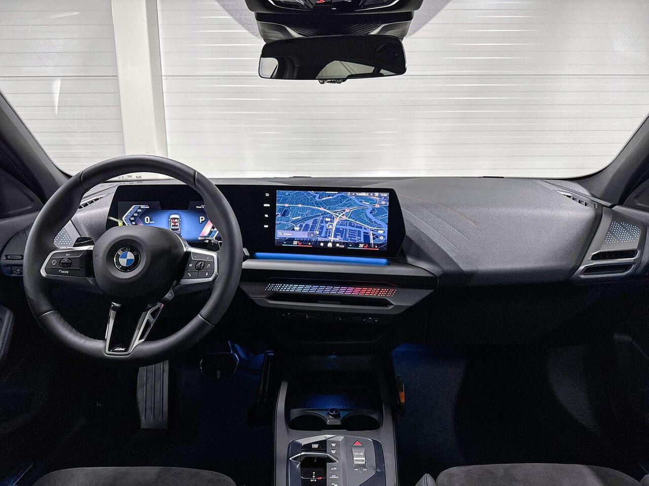 BMW 1-SERIE 120 | M-Sport Pro | Premium Pack | Driving Assistant | Panoramadak | Comfort Access