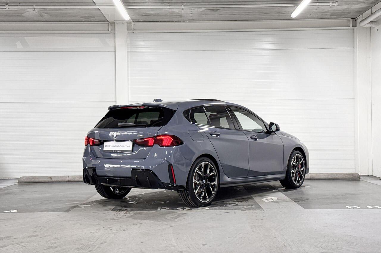 BMW 1-SERIE 120 | M-Sport Pro | Premium Pack | Driving Assistant | Panoramadak | Comfort Access