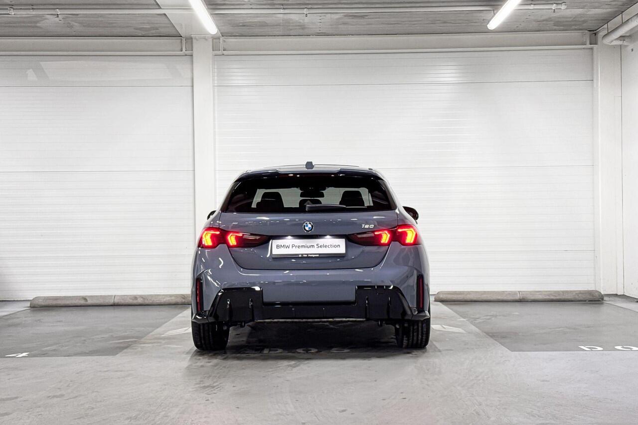 BMW 1-SERIE 120 | M-Sport Pro | Premium Pack | Driving Assistant | Panoramadak | Comfort Access