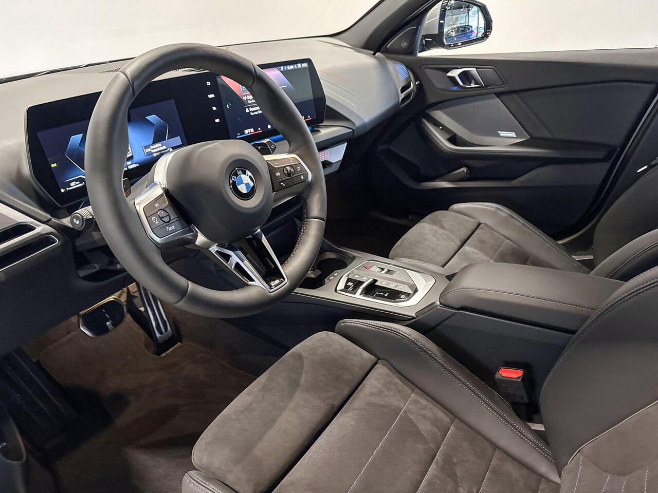 BMW 1-SERIE 120 M Sportpakket Pro Aut. - Beschikbaar vanaf: Mei 2026