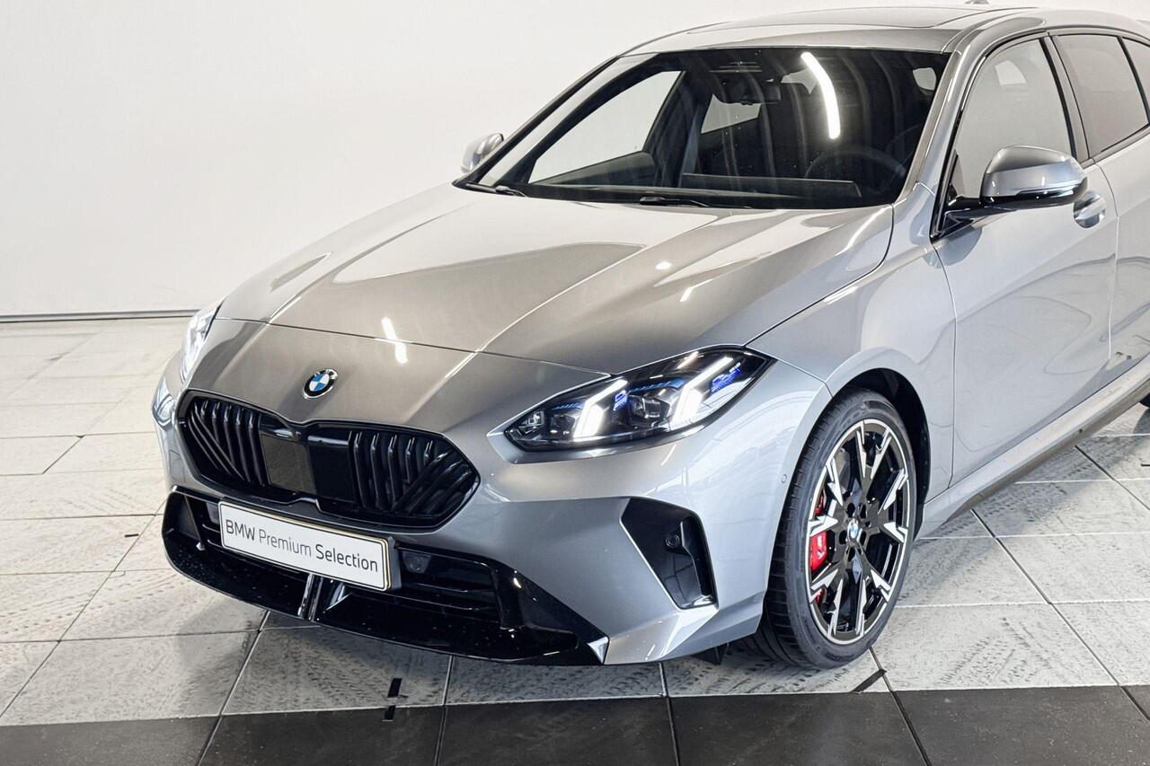 BMW 1-SERIE 120 M Sportpakket Pro Aut. - Beschikbaar vanaf: Mei 2026