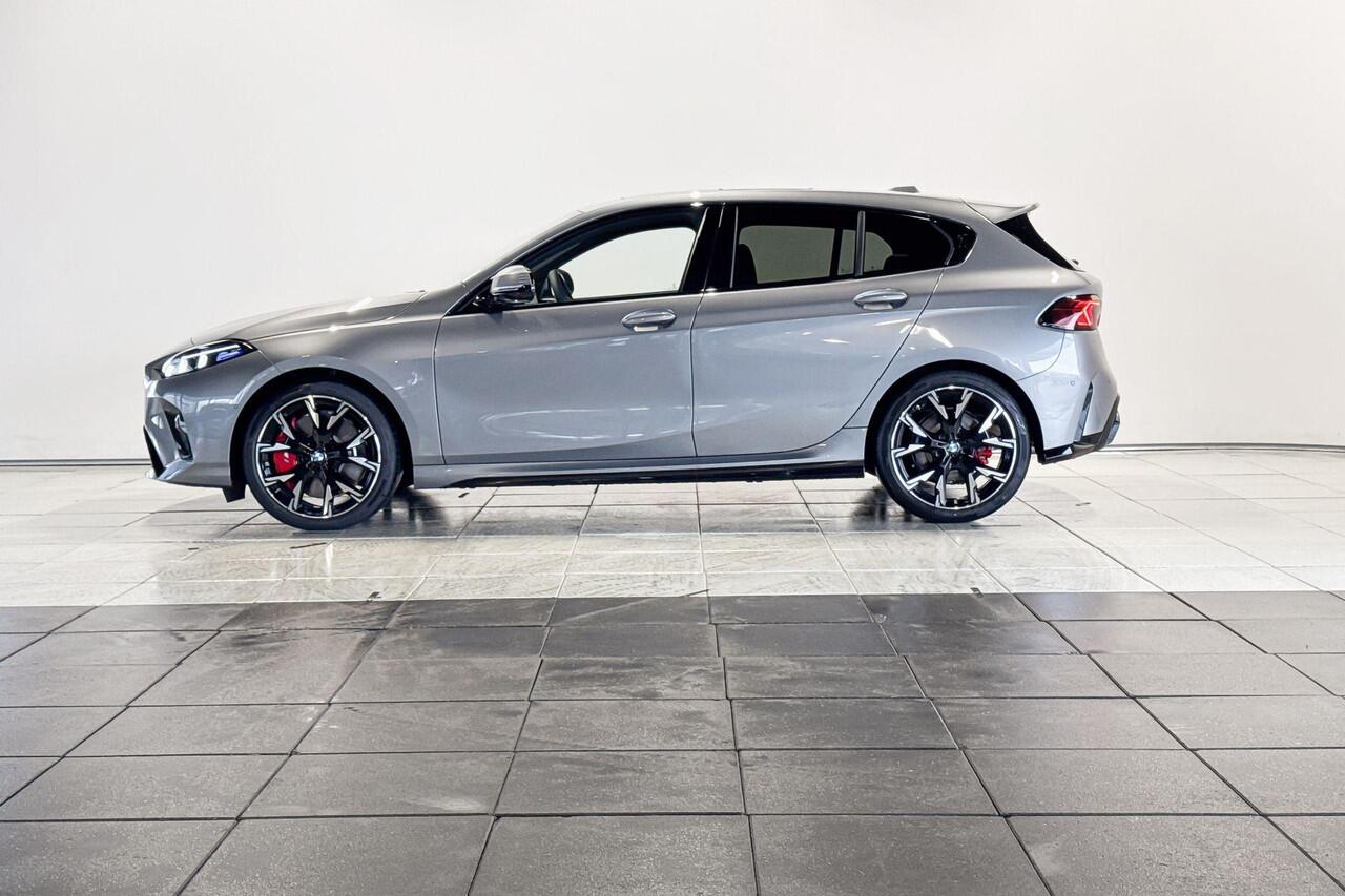 BMW 1-SERIE 120 M Sportpakket Pro Aut. - Beschikbaar vanaf: Mei 2026