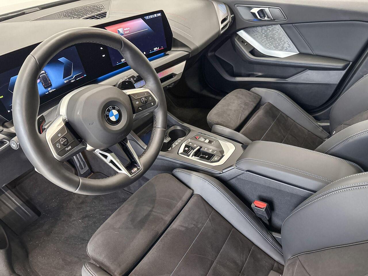 BMW 1-SERIE 120 M Sportpakket Pro Aut. - Beschikbaar vanaf: Mei 2026