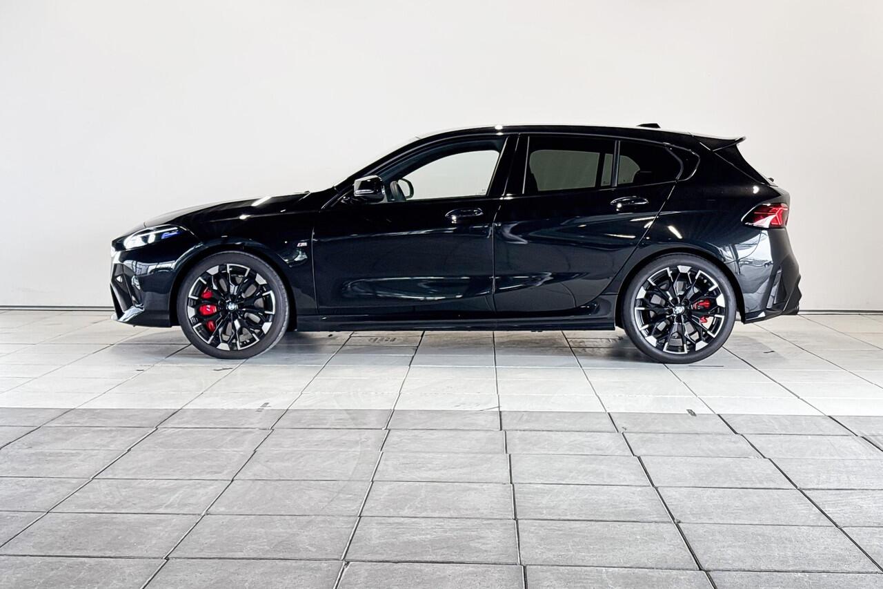 BMW 1-SERIE M135 xDrive M Sportpakket Pro Premium Pack Aut. - Beschikbaar vanaf: Mei 2026
