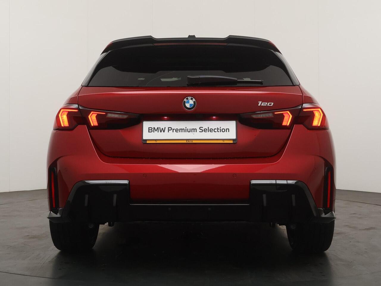 BMW 1-SERIE 120 M Sport Design Edition | M-Sport Pro | Head-Up | Comfort Access | Driving Assistant Plus | Harman Kardon | Panoramadak | Ekris Selection