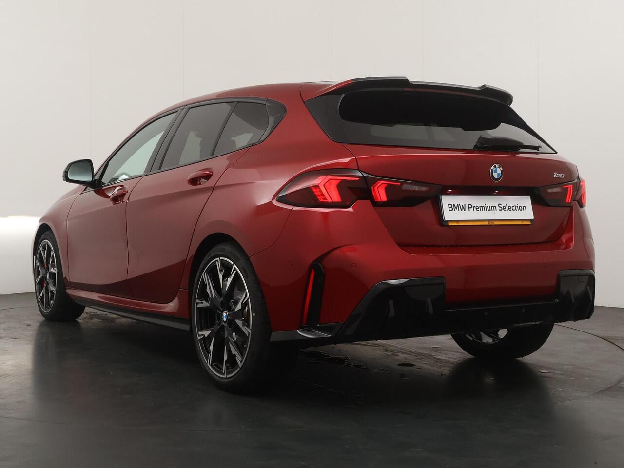 BMW 1-SERIE 120 M Sport Design Edition | M-Sport Pro | Head-Up | Comfort Access | Driving Assistant Plus | Harman Kardon | Panoramadak | Ekris Selection