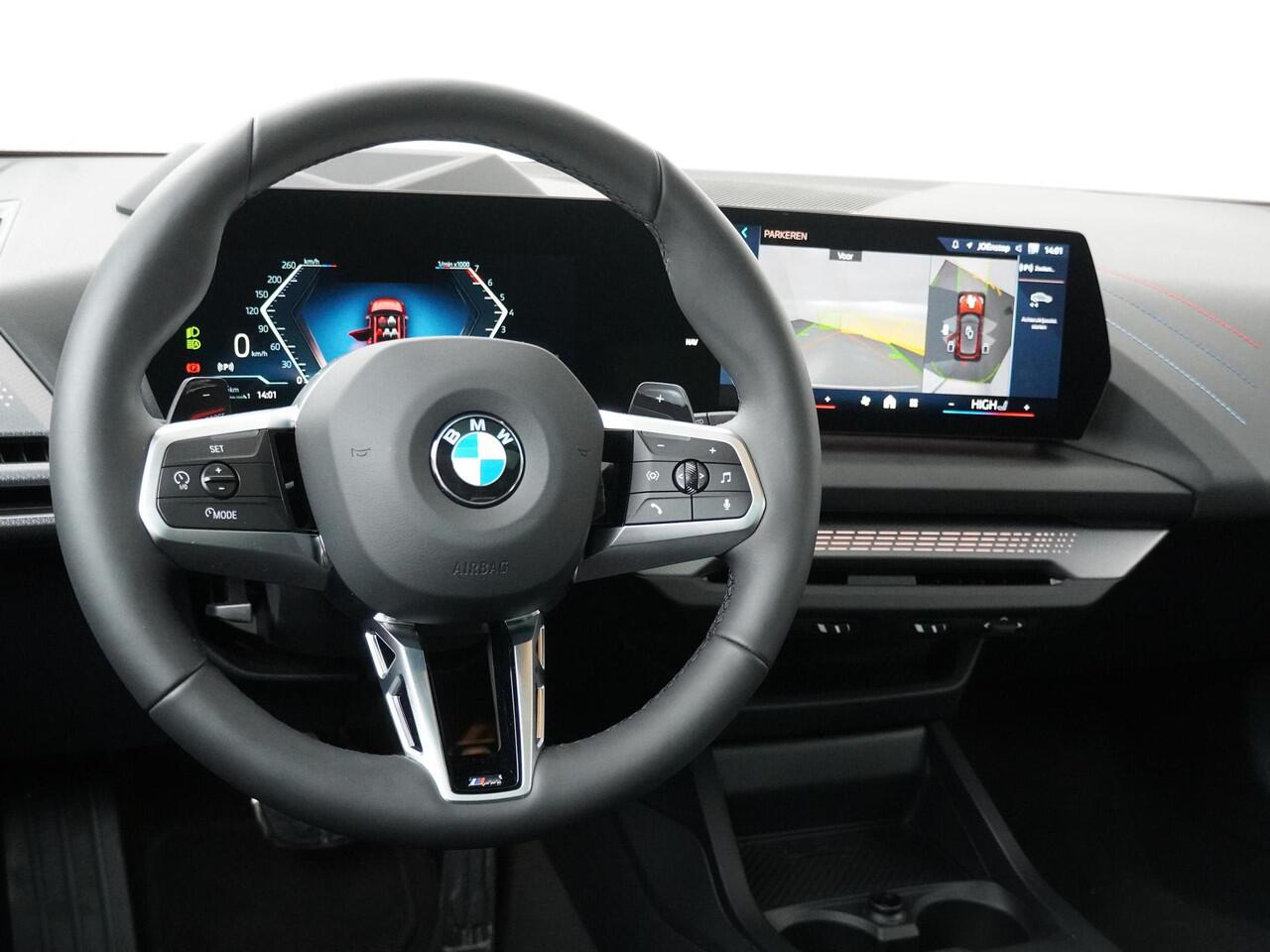 BMW 1-SERIE 120 M Sport Design Edition | M-Sport Pro | Head-Up | Comfort Access | Driving Assistant Plus | Harman Kardon | Panoramadak | Ekris Selection