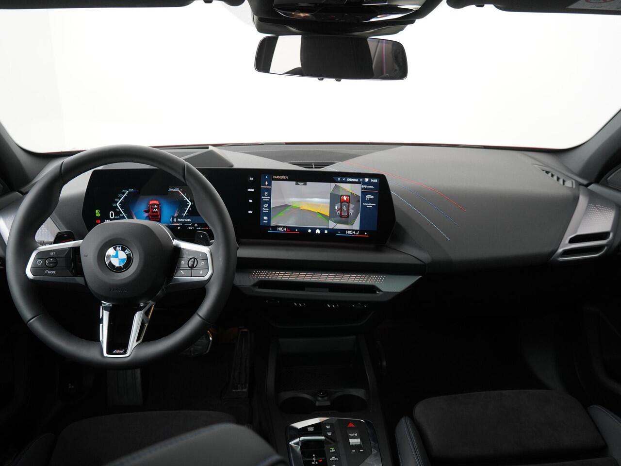 BMW 1-SERIE 120 M Sport Design Edition | M-Sport Pro | Head-Up | Comfort Access | Driving Assistant Plus | Harman Kardon | Panoramadak | Ekris Selection