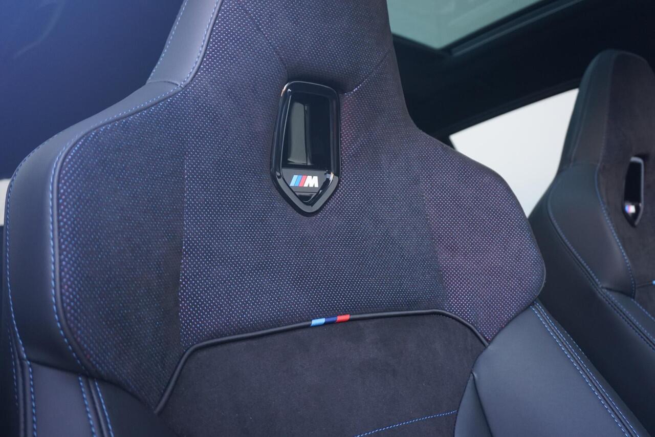 BMW 1-SERIE 123 xDrive M Sportpakket Pro 19'' | Panoramadak | Elektrisch verstelbare stoelen | Harman Kardon | Ekris Selection