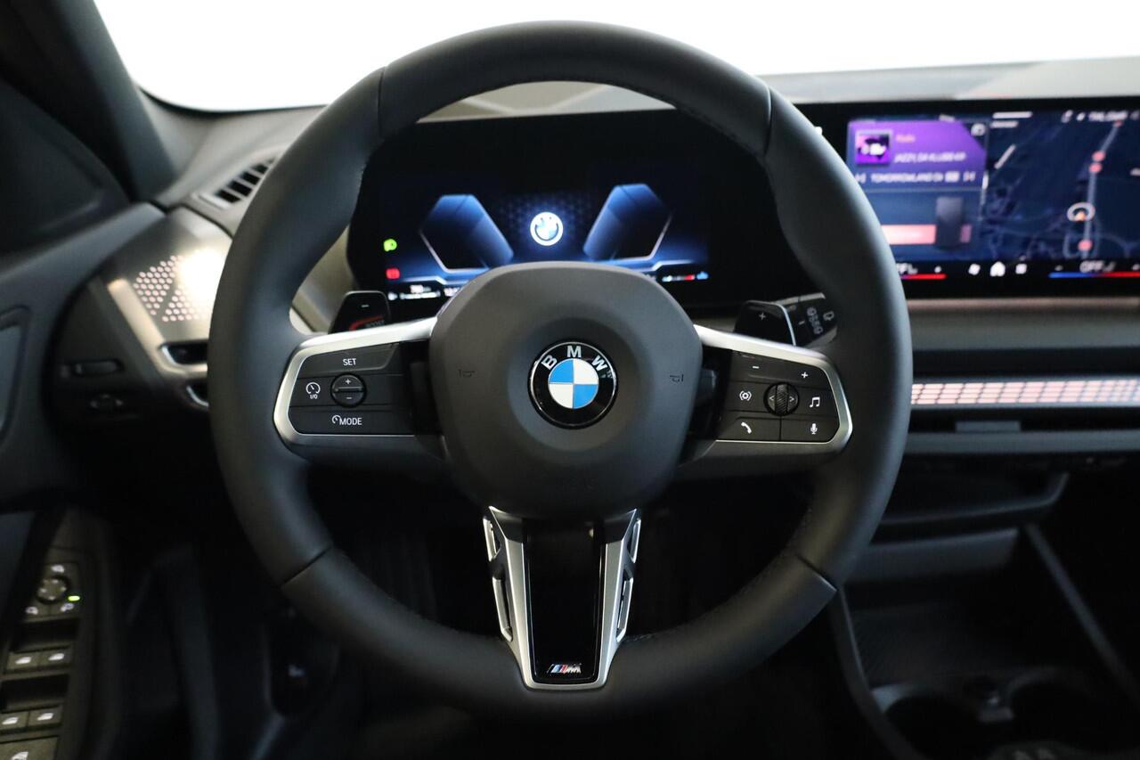 BMW 1-SERIE 120 M Sport Pro | Panoramadak | Head-Up | Driving Assistant Plus | 360 Camera