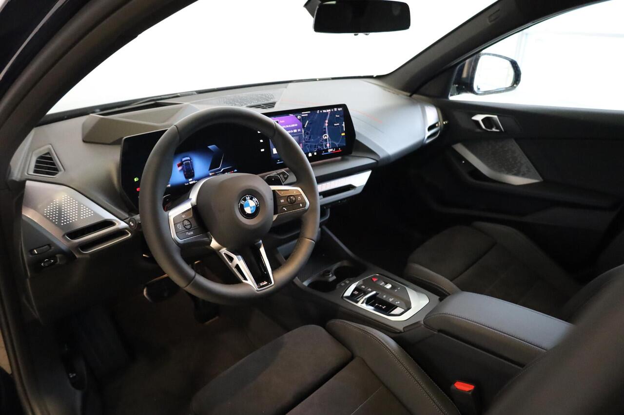 BMW 1-SERIE 120 M Sport Pro | Panoramadak | Head-Up | Driving Assistant Plus | 360 Camera
