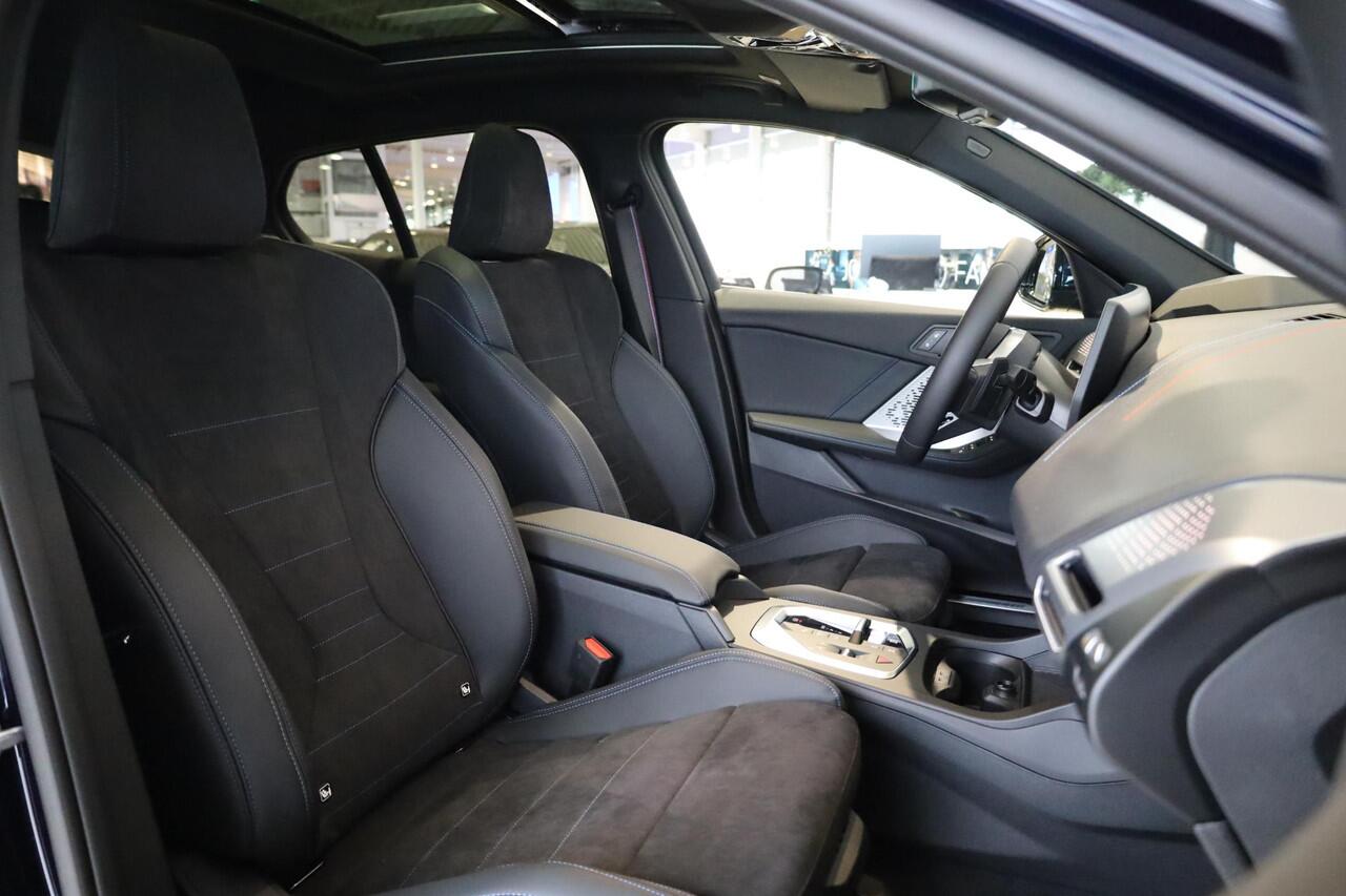 BMW 1-SERIE 120 M Sport Pro | Panoramadak | Head-Up | Driving Assistant Plus | 360 Camera